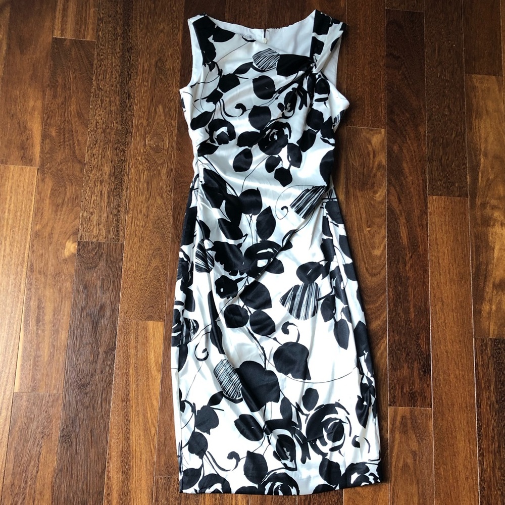 Host Pick! Black and white patterned dress